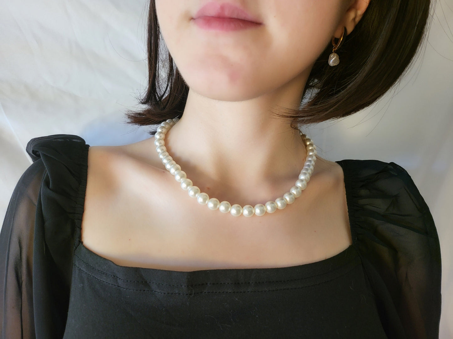 White Round Pearl Necklace, Waterproof.