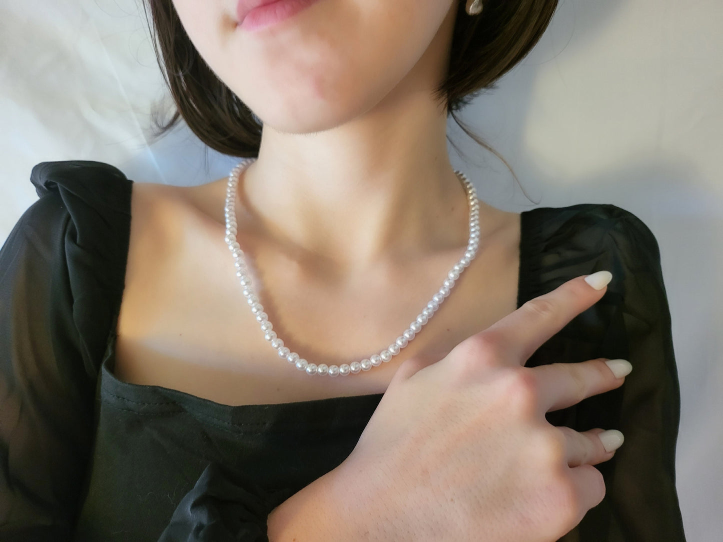 White Round Pearl Necklace, Waterproof.