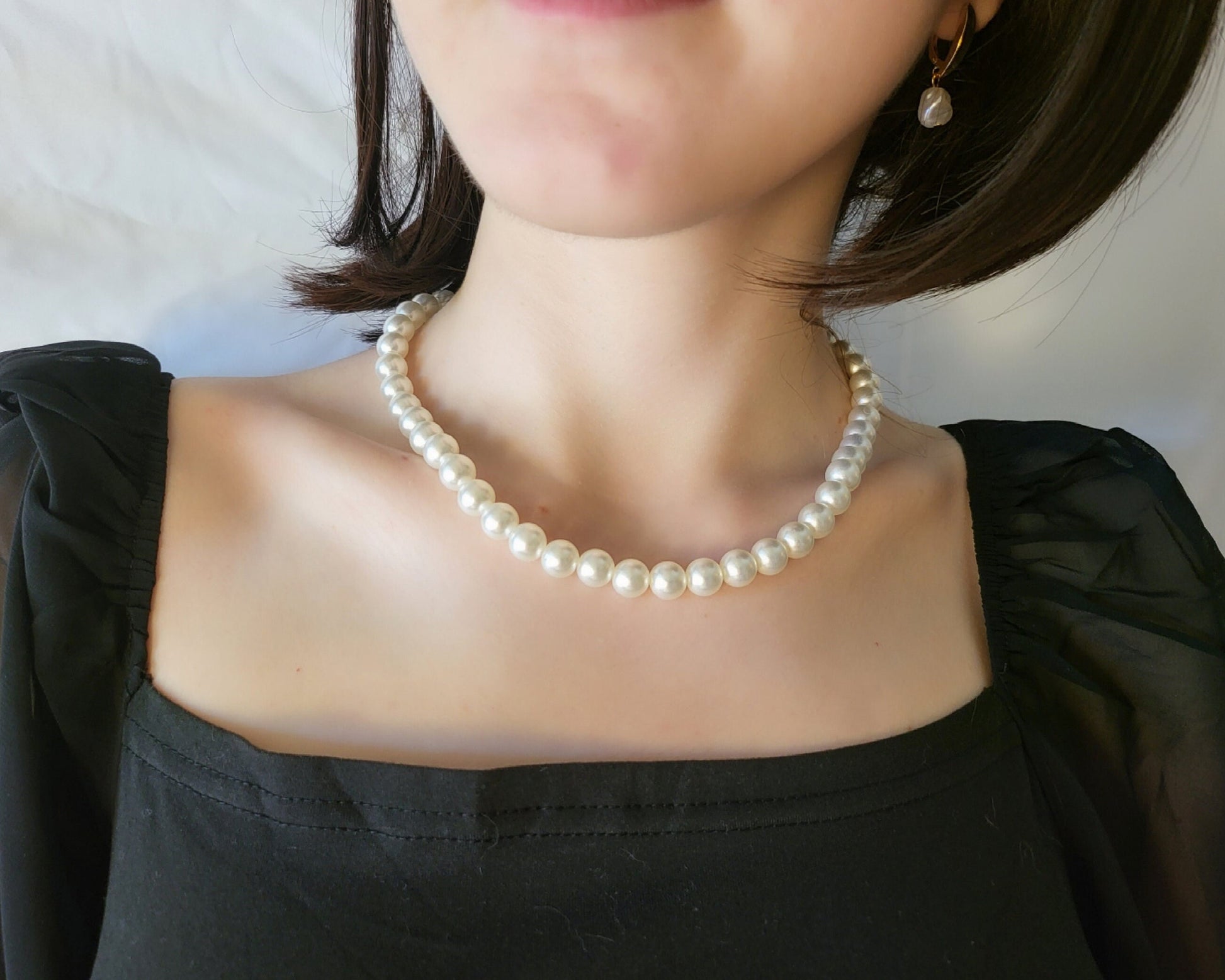 White Round Pearl Necklace, Waterproof.