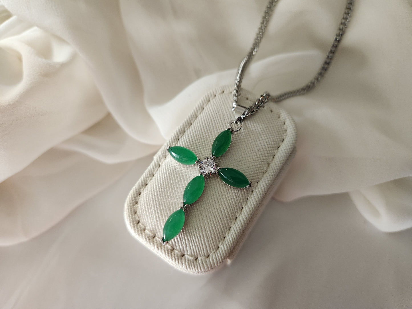 Silver Green Natural Jade Necklace, WATERPROOF Adjustable Chains.