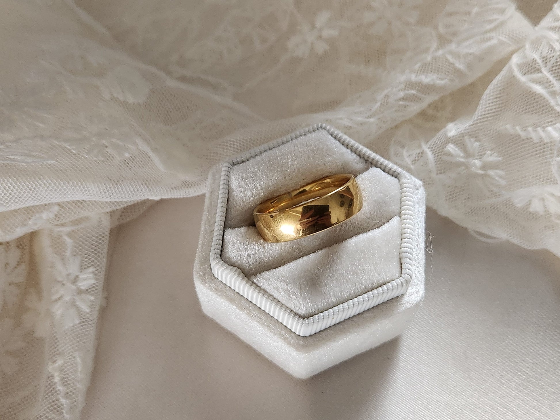 Gold Filled Band Ring ,Wedding Gift , Engagement Ring, Waterproof , High Quality, Birthday Gift.